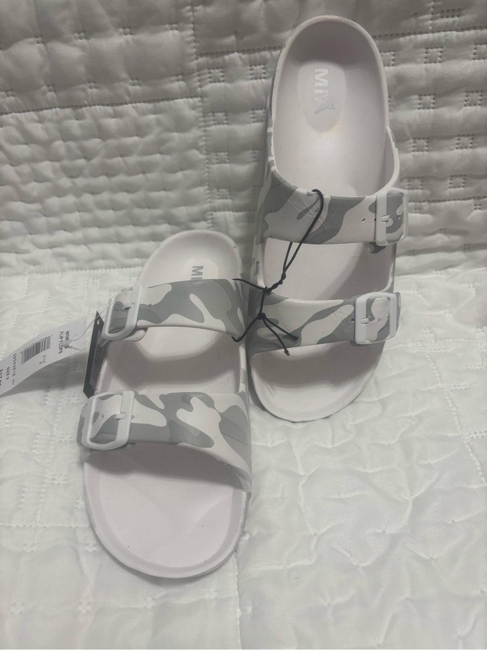 NEW MIA Women's Grey & White camouflage Sandals Sz 9 NWT Waterproof